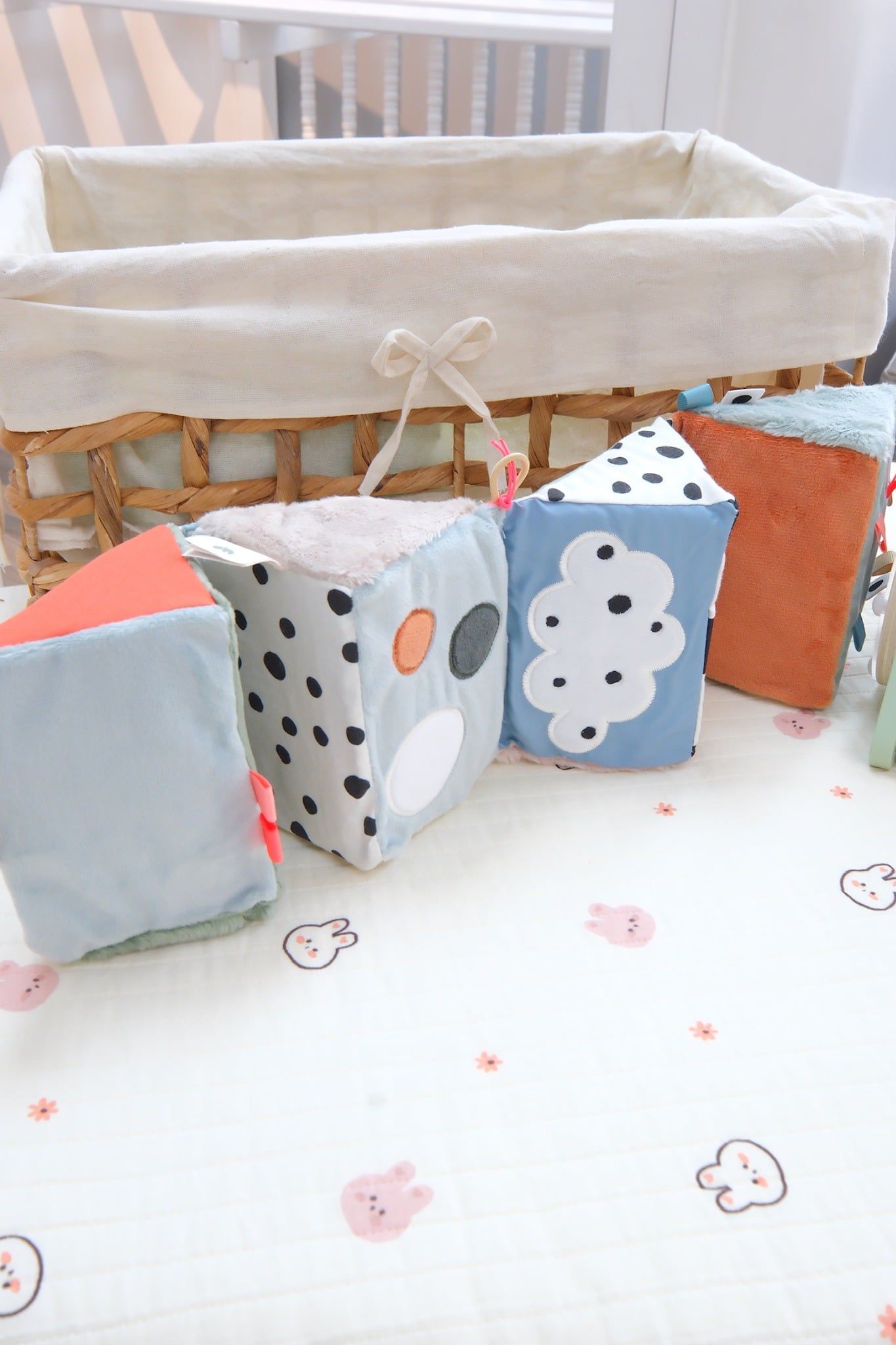  Đồ Chơi Gập Mở Hình Khối Done By Deer Đa Sắc 