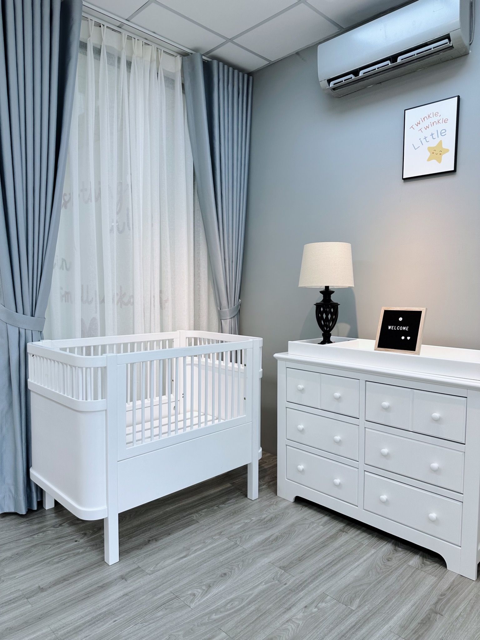  (A) CŨI GỖ TRẺ EM HOANG VY BEDDING - MÀU TRẮNG 