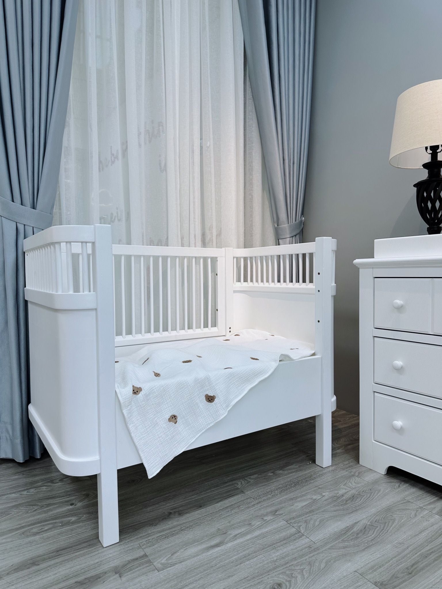  (A) CŨI GỖ TRẺ EM HOANG VY BEDDING - MÀU TRẮNG 