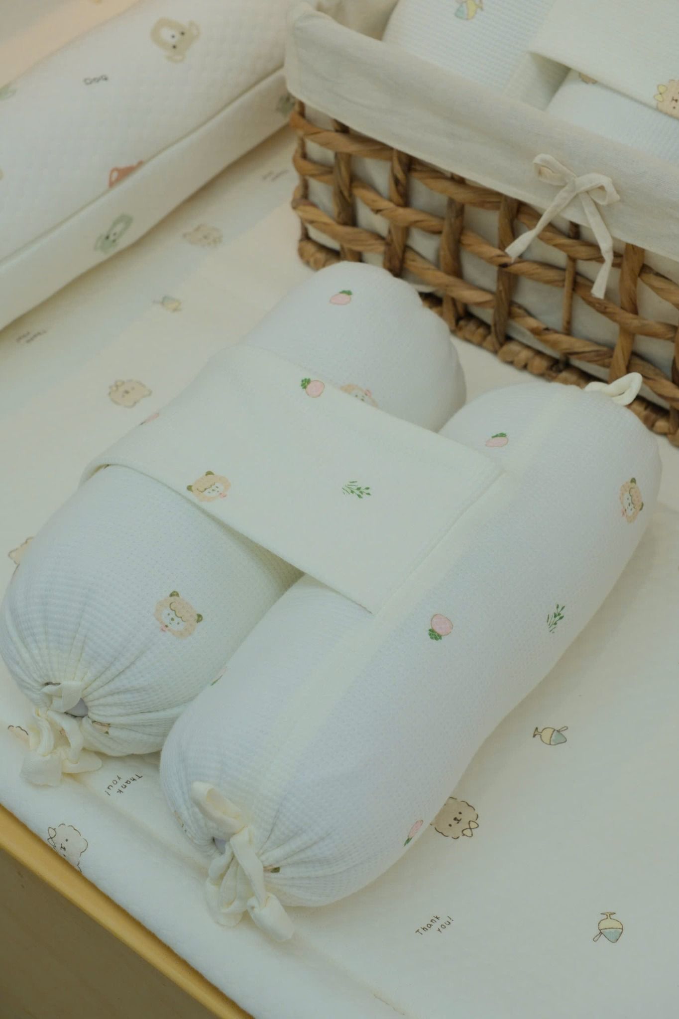  Gối Chặn Vải Tổ Ong HV Bedding 