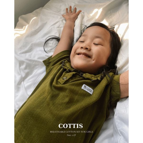  Bộ bé gái cotton thông hơi Cottis – Áo cổ bèo & quần short bồng bí mùa hè thoáng mát cho bé 1–5 tuổi – BST Pure Play 