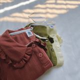  Bộ bé gái cotton thông hơi Cottis – Áo cổ bèo & quần short bồng bí mùa hè thoáng mát cho bé 1–5 tuổi – BST Pure Play 