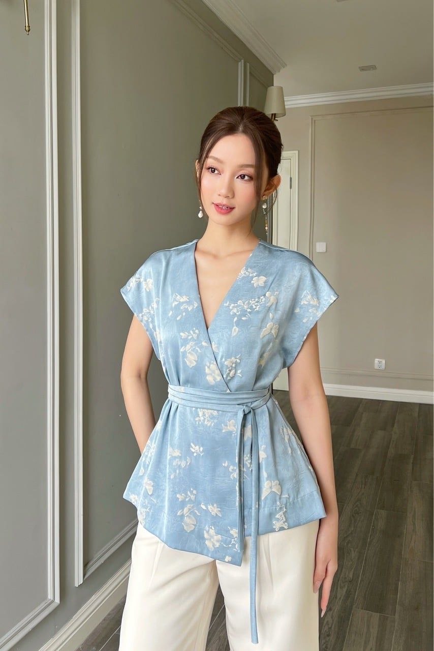  Áo tay liền wrap thắt dây lụa hoa in nổi Xanh 