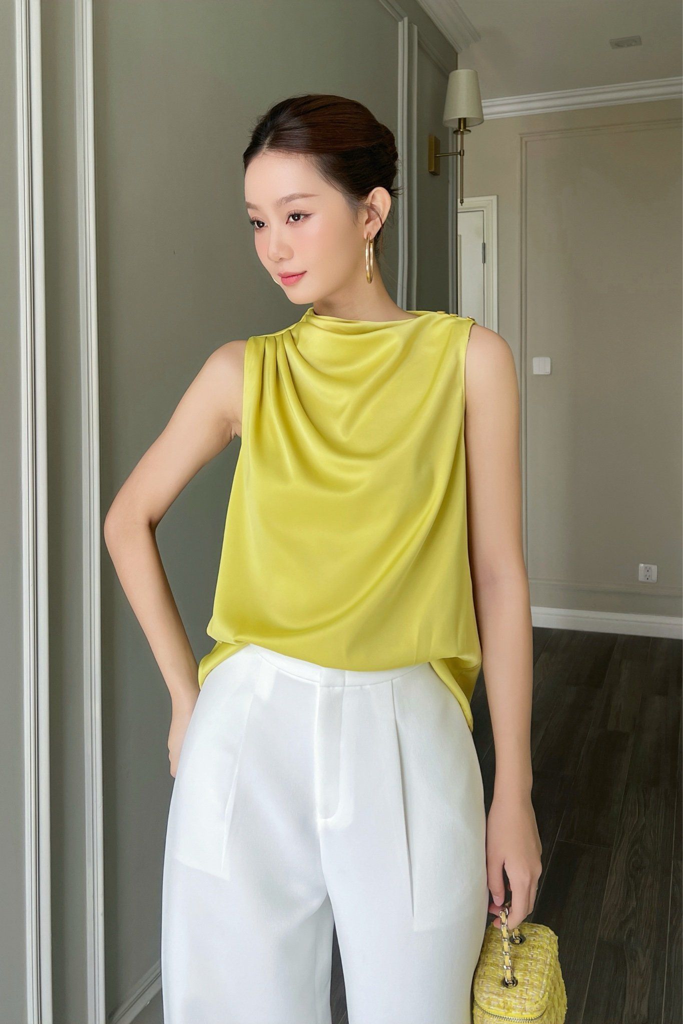  Áo sát nách cổ lệch xếp ly Vàng chanh 