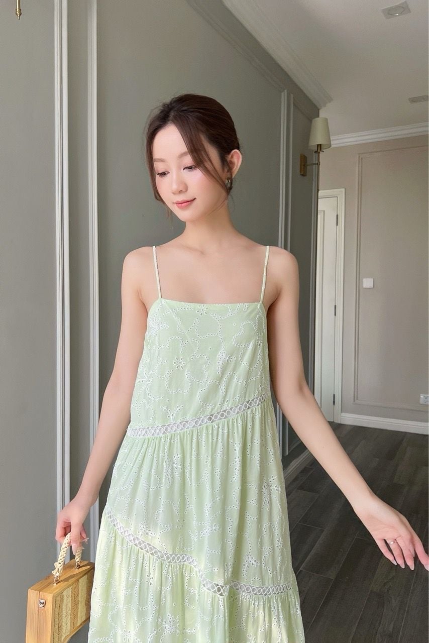  (MỚI) Đầm 2 dây maxi nhíu phối đăng thêu hoa đục lỗ hoa xanh bơ 