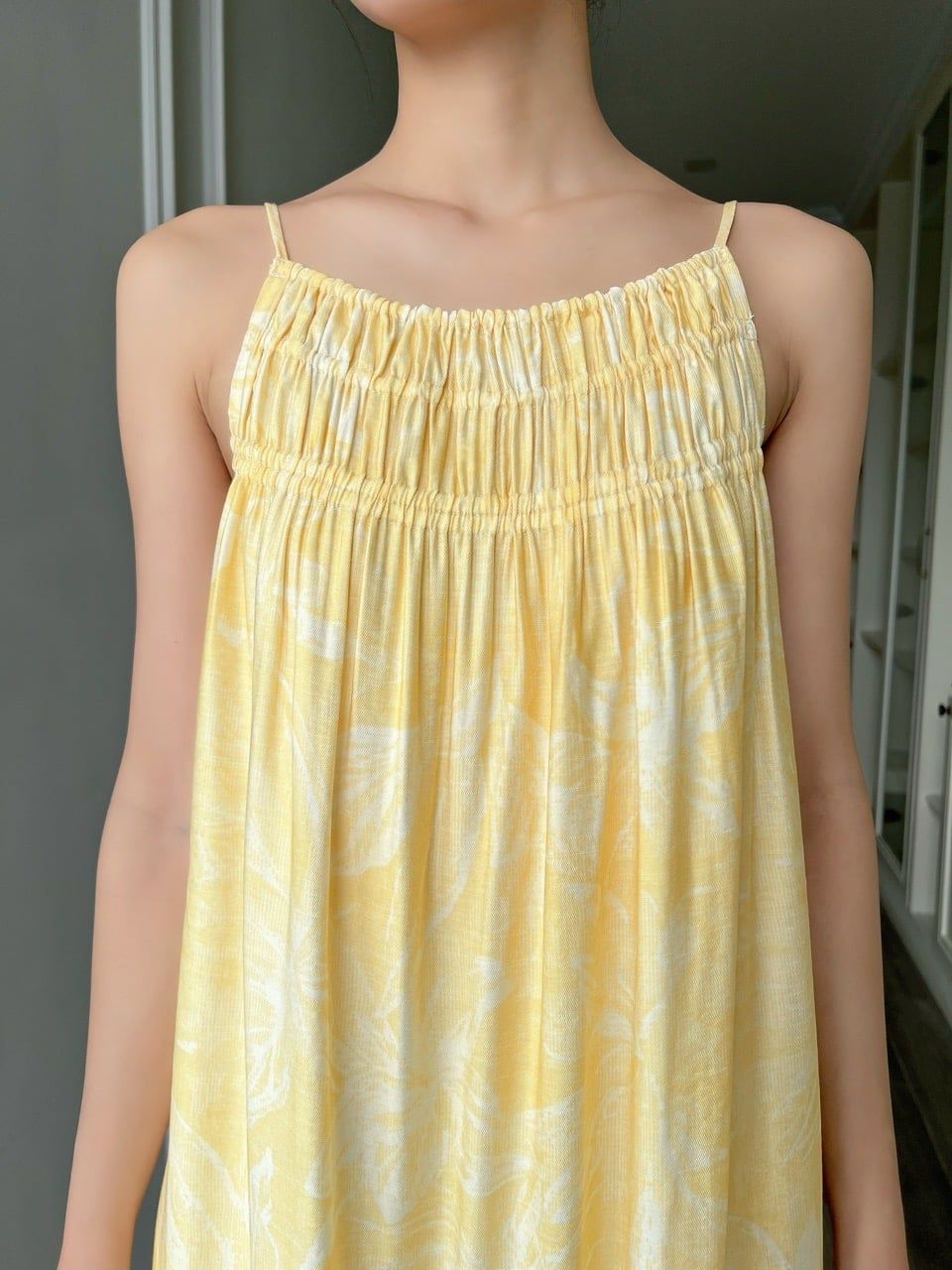  (MỚI) Đầm 2 dây maxi phối nhíu linen hoa vàng 