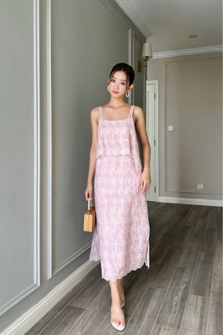  Đầm 2 dây 2 tầng tơ thêu hồng 