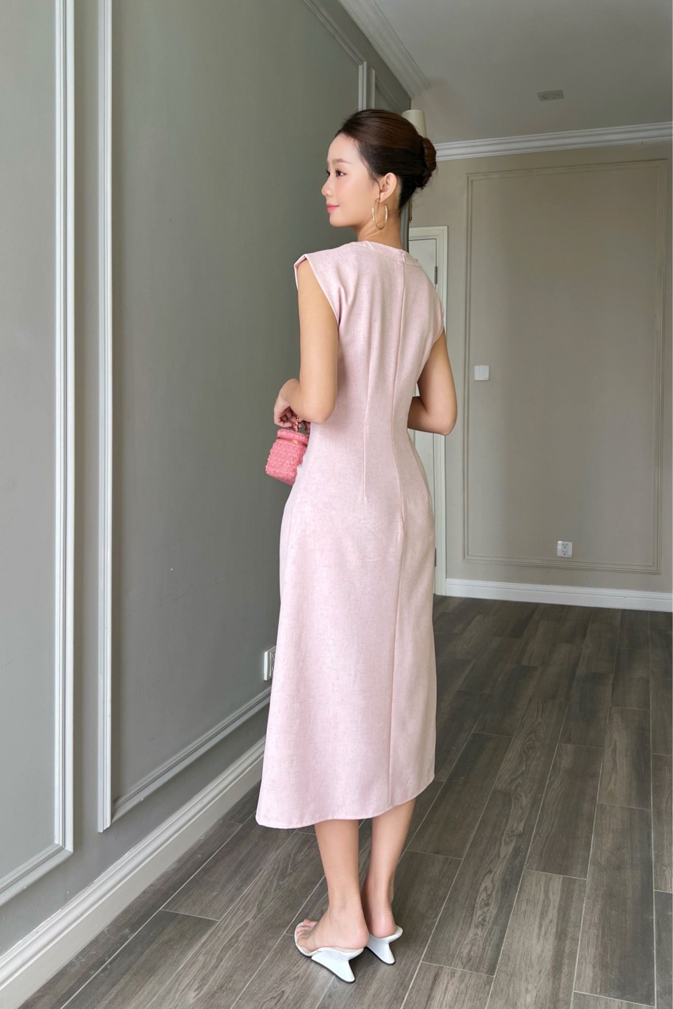  Đầm tay liền xoắn eo một bên Hồng 