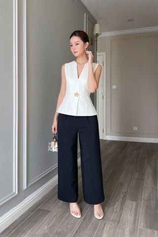  Áo sát nách chít li cách điệu phối nút trang trí kem 