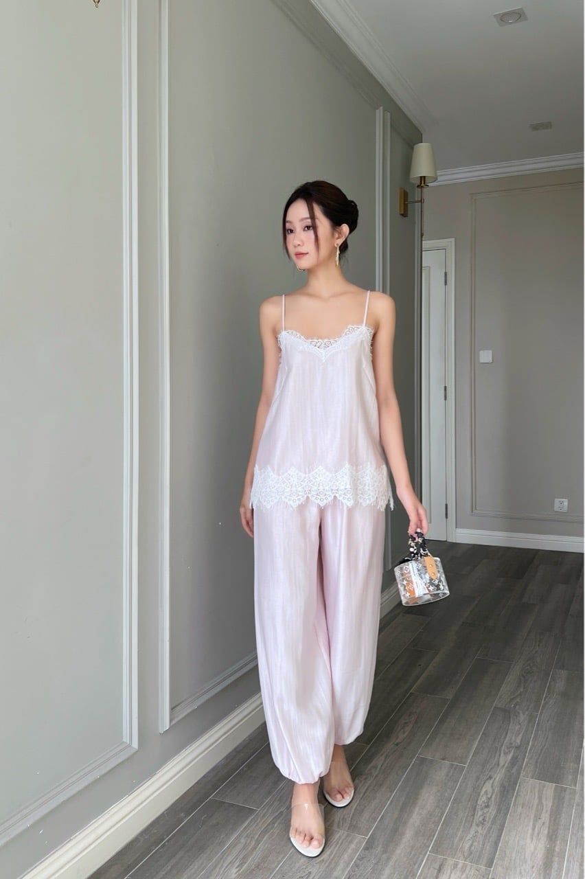  (MỚI) Áo 2 dây lụa tơ phối ren hồng nhạt (dây có tăng đơ) 