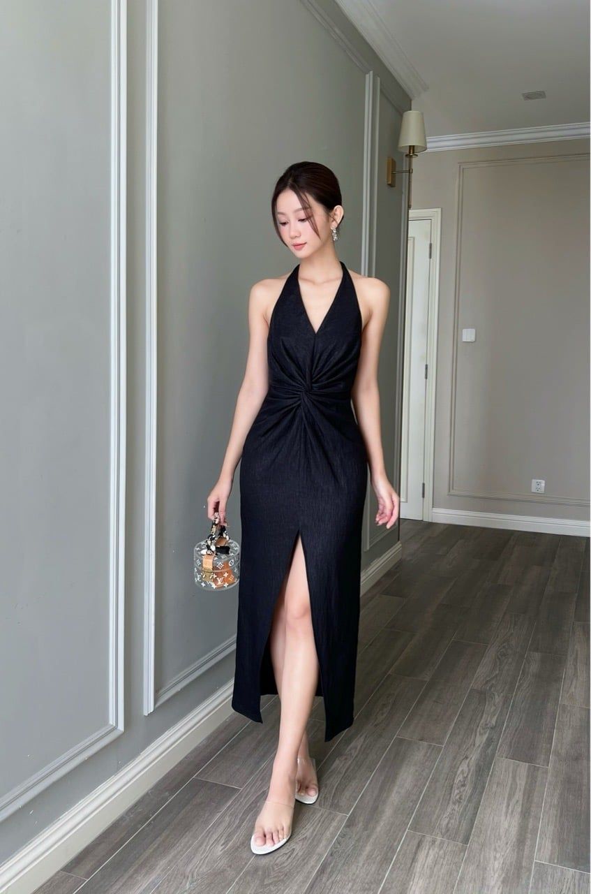  (MỚI) Đầm yếm xoắn eo hở lưng Đen 