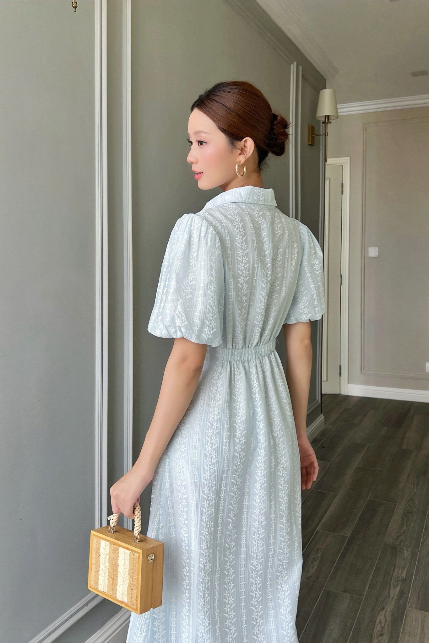  Đầm sơmi xoắn eo phối sọc in hoa Xanh ngọc 