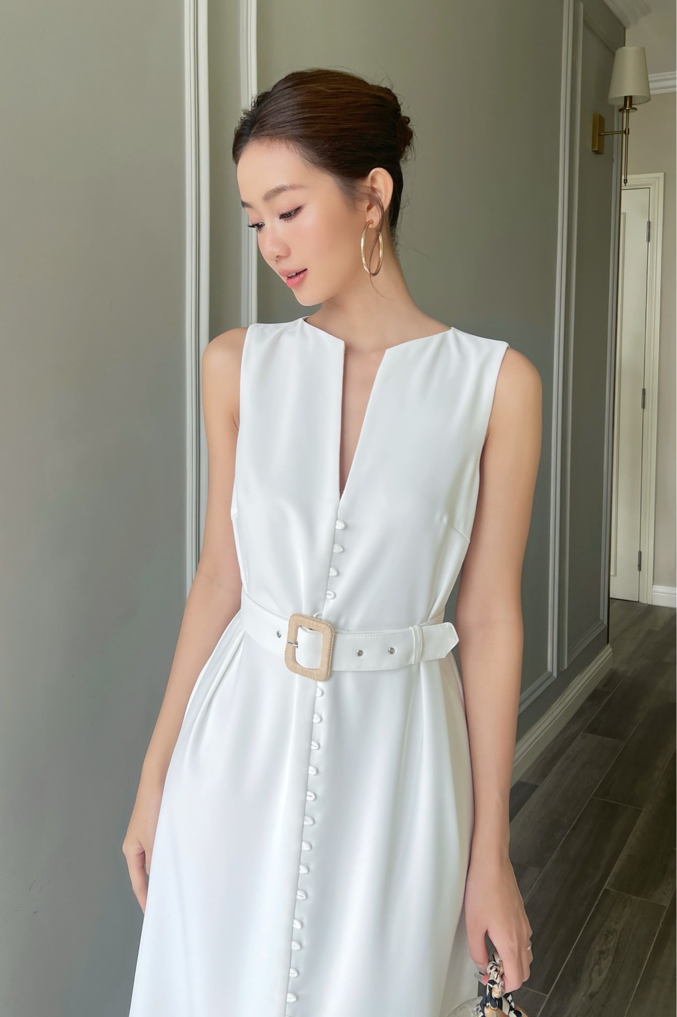  Đầm midi sát nách thắt dây xẻ giữa Trắng 