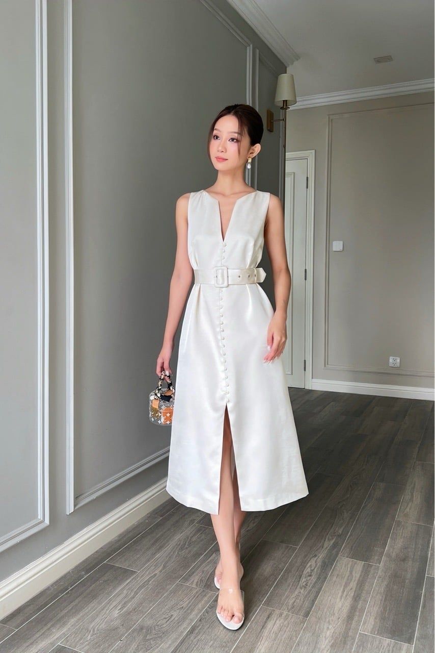  Đầm midi thắt dây xẻ giữa Kem 