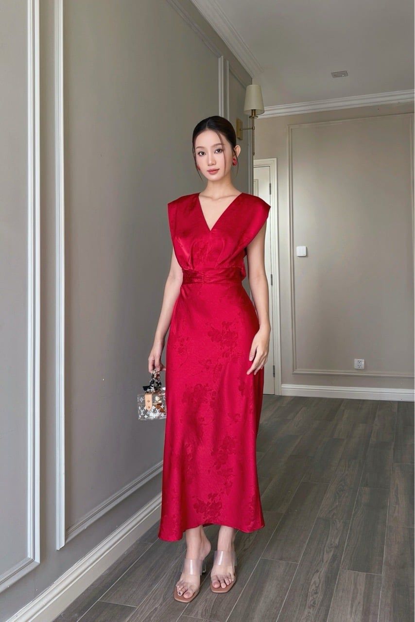  Đầm tay liền nhíu xếp cách điệu lụa hoa đỏ 
