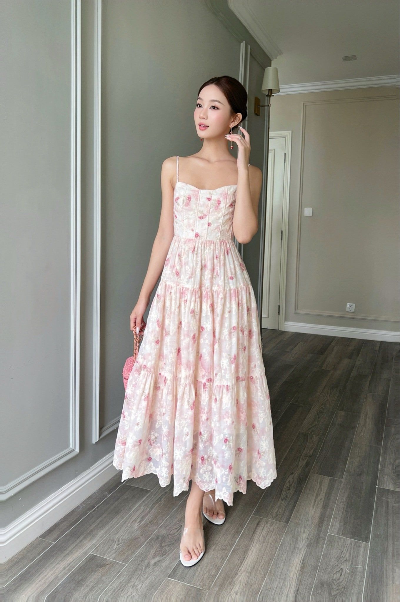  Đầm 2 dây cúp ngực maxi nhíu tầng hoa hồng nhỏ 