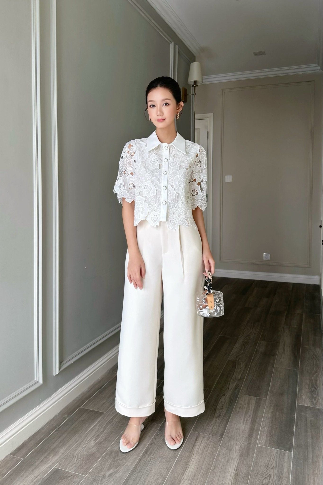  Áo sơmi crop ren hoa hồng trắng 