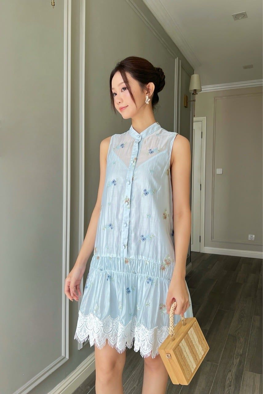  (MỚI) Đầm cổ chân tơ thêu hoa phối đăng xanh 