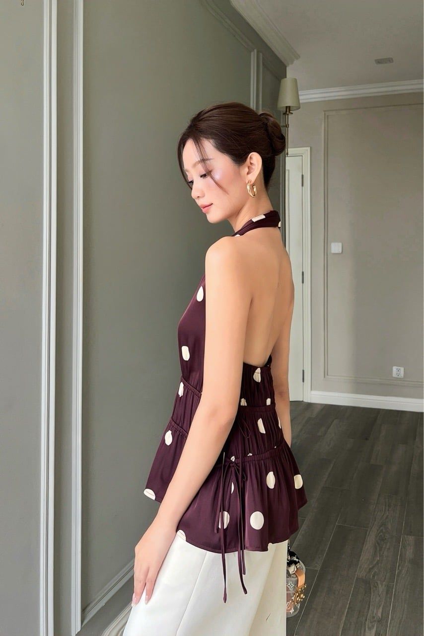  (MỚI) Áo yếm nhún thun cách điệu hở lưng chấm bi nâu 