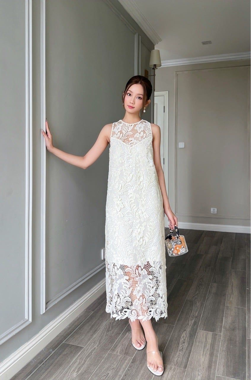  (MỚI) Đầm midi xẻ sau ren Kem 