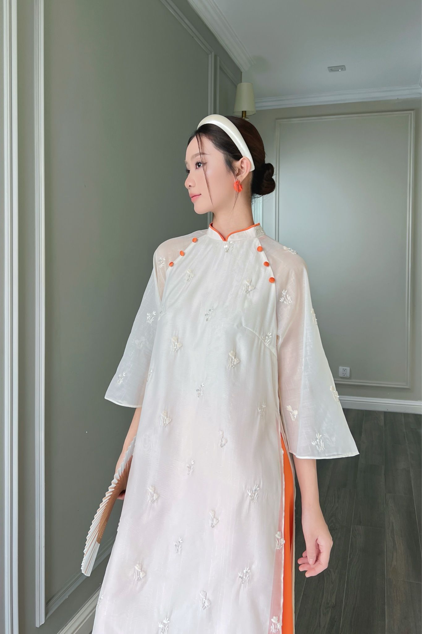  Set Áo dài đính cườm Kem (đã kèm quần) 