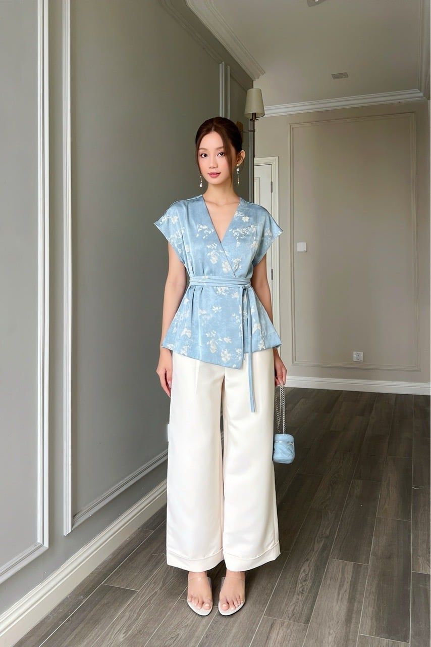  (MỚI) Áo tay liền wrap thắt dây lụa hoa in nổi Xanh 