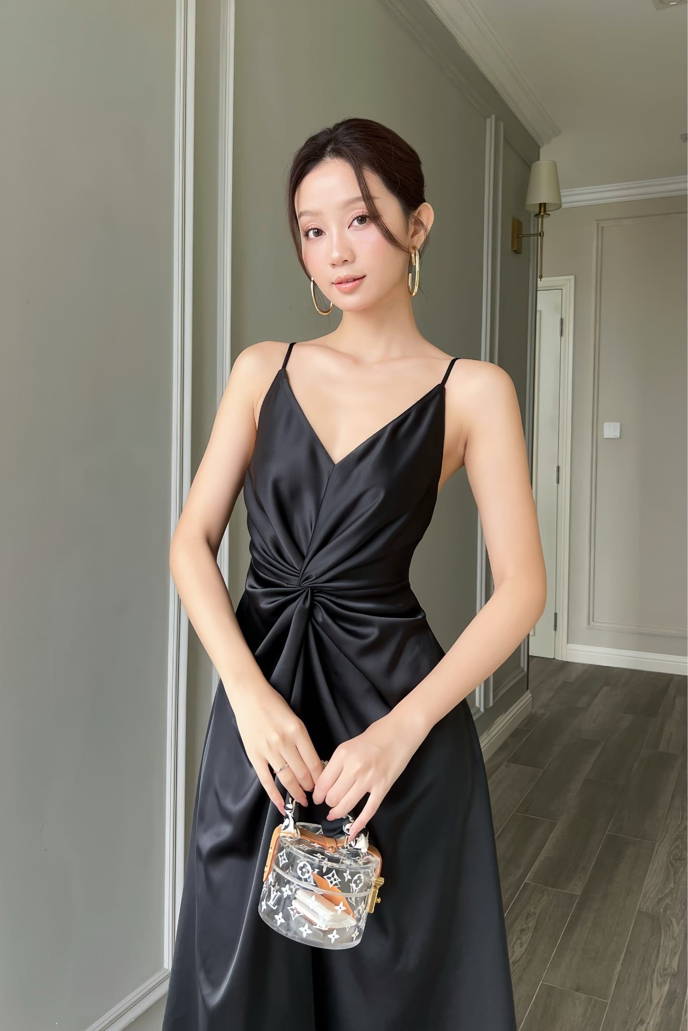 Đầm 2 dây lụa xoắn eo Đen 