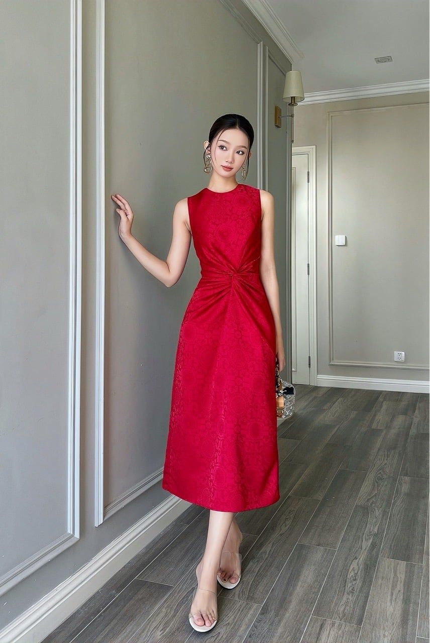  (NEW) Đầm sát nách xoắn eo gấm Đỏ 
