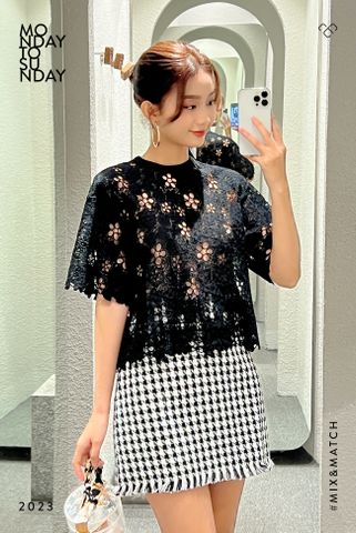  Áo tee cổ tròn ren (tặng kèm 1 áo 2 dây lót) 