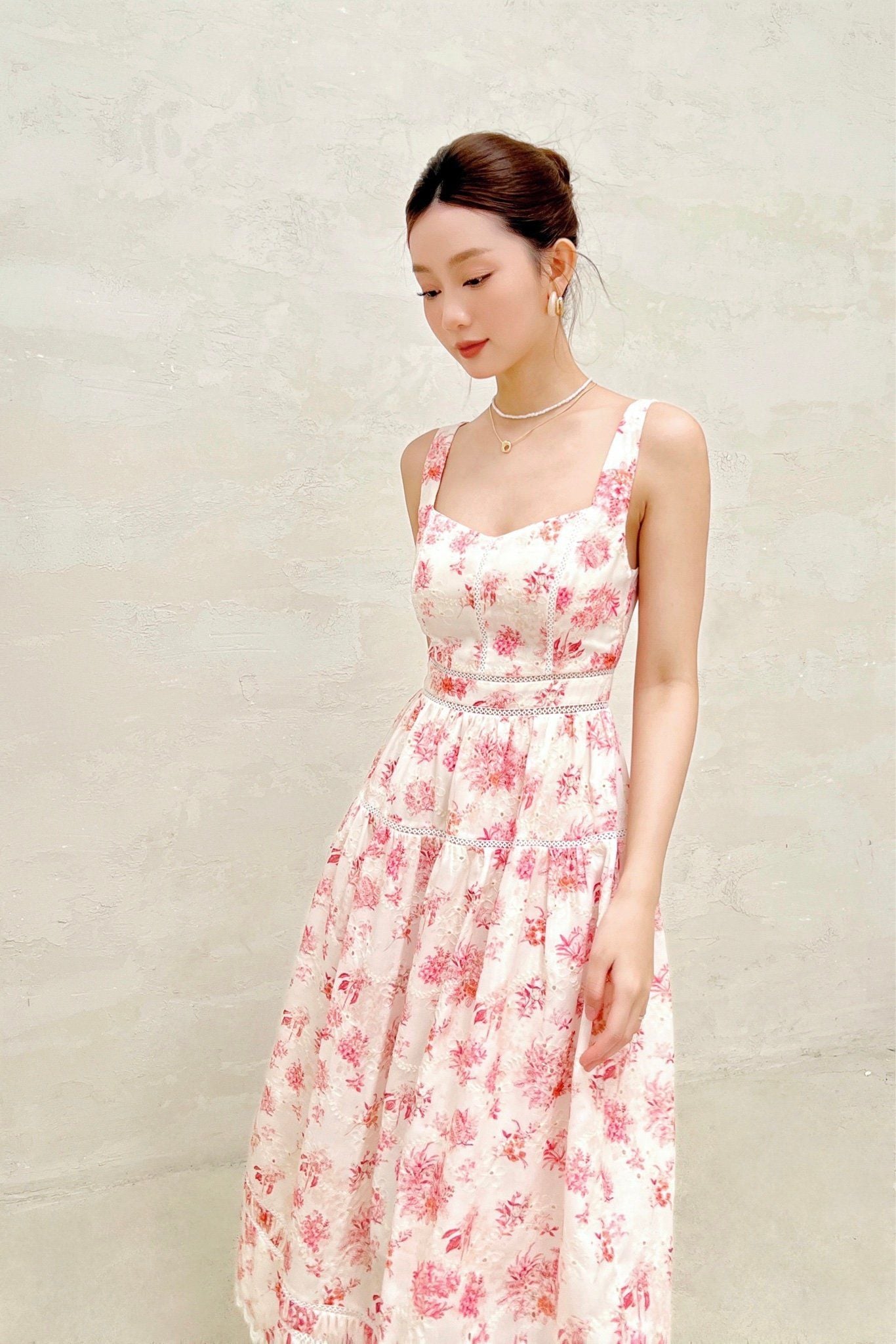  Đầm 2 dây maxi phối đăng thêu đục lỗ Hoa đỏ 