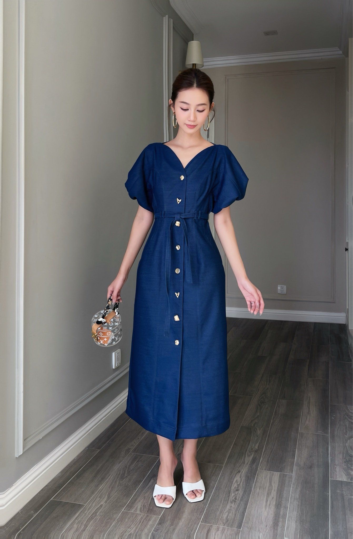  Đầm tay phồng thắt dây phối nút denim xanh đậm 