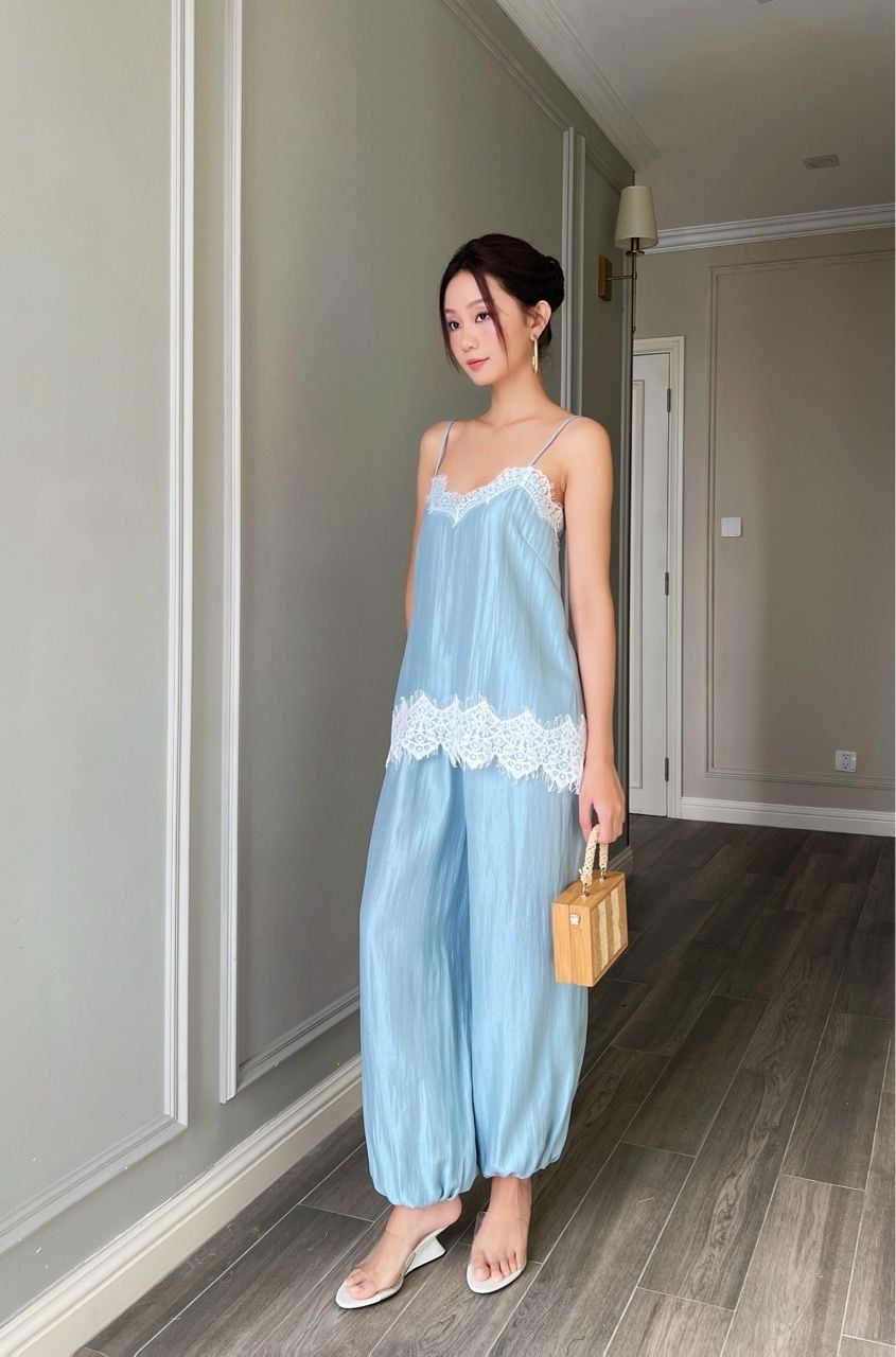  (MỚI) Áo 2 dây lụa tơ phối ren xanh (dây có tăng đơ) 