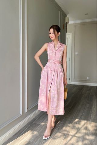  (MỚI) Đầm sơmi sát nách nhíu thắt dây lụa hoa in nổi Hồng 