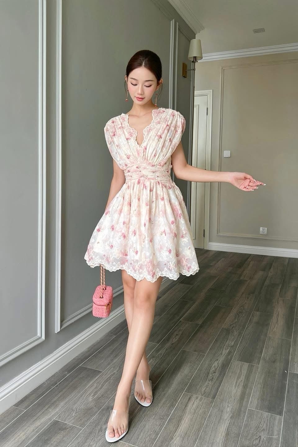  Đầm tay liền phối nhíu thêu hoa hồng nhỏ 