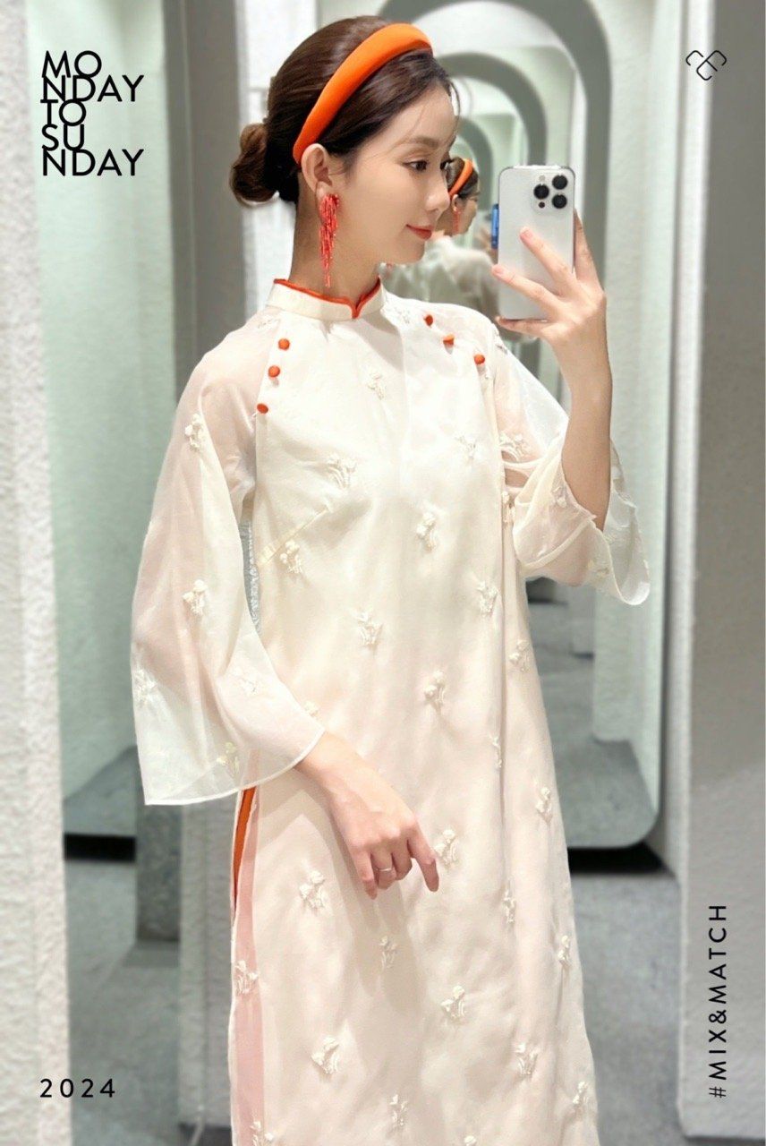  Áo dài đính cườm Kem 