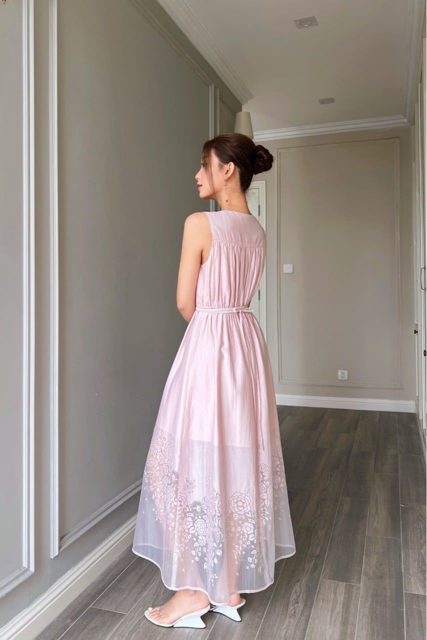  (MỚI) Đầm sát nách nhíu hoa chân Hồng 