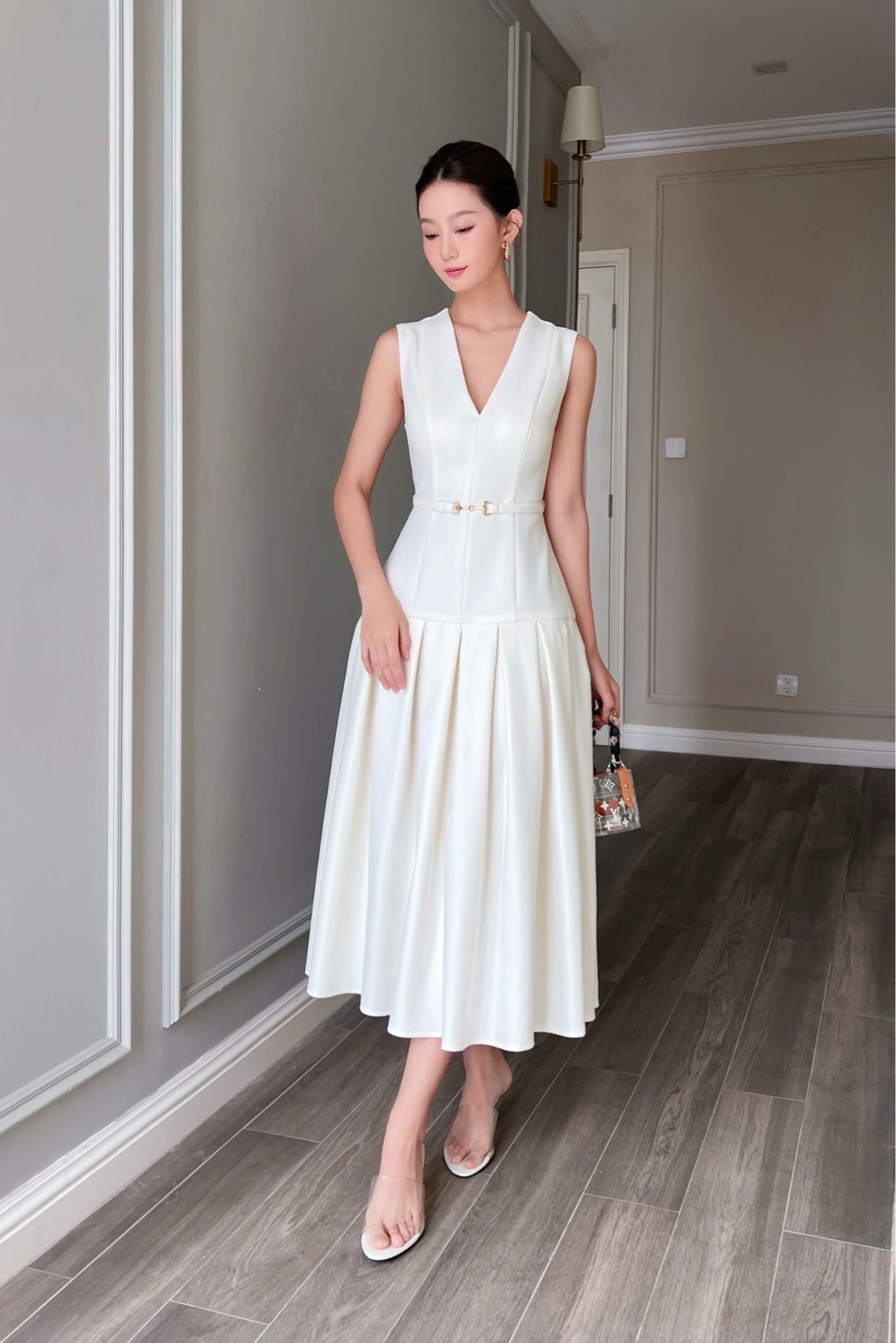  Đầm sát nách chít li cách điệu thắt dây kem 