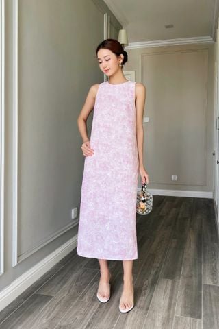 Đầm midi xẻ sau hoa hồng dập nổi Hồng 