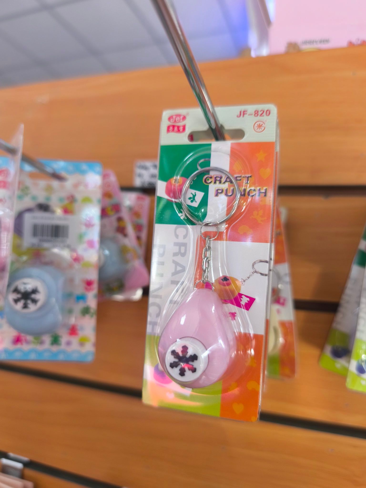  Bấm lỗ hình đủ mẫu 820 