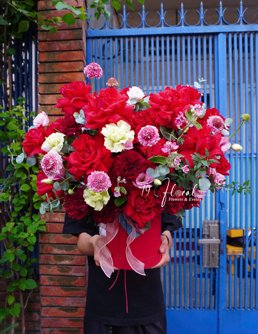 Giỏ Hoa Bordeaux Elegance