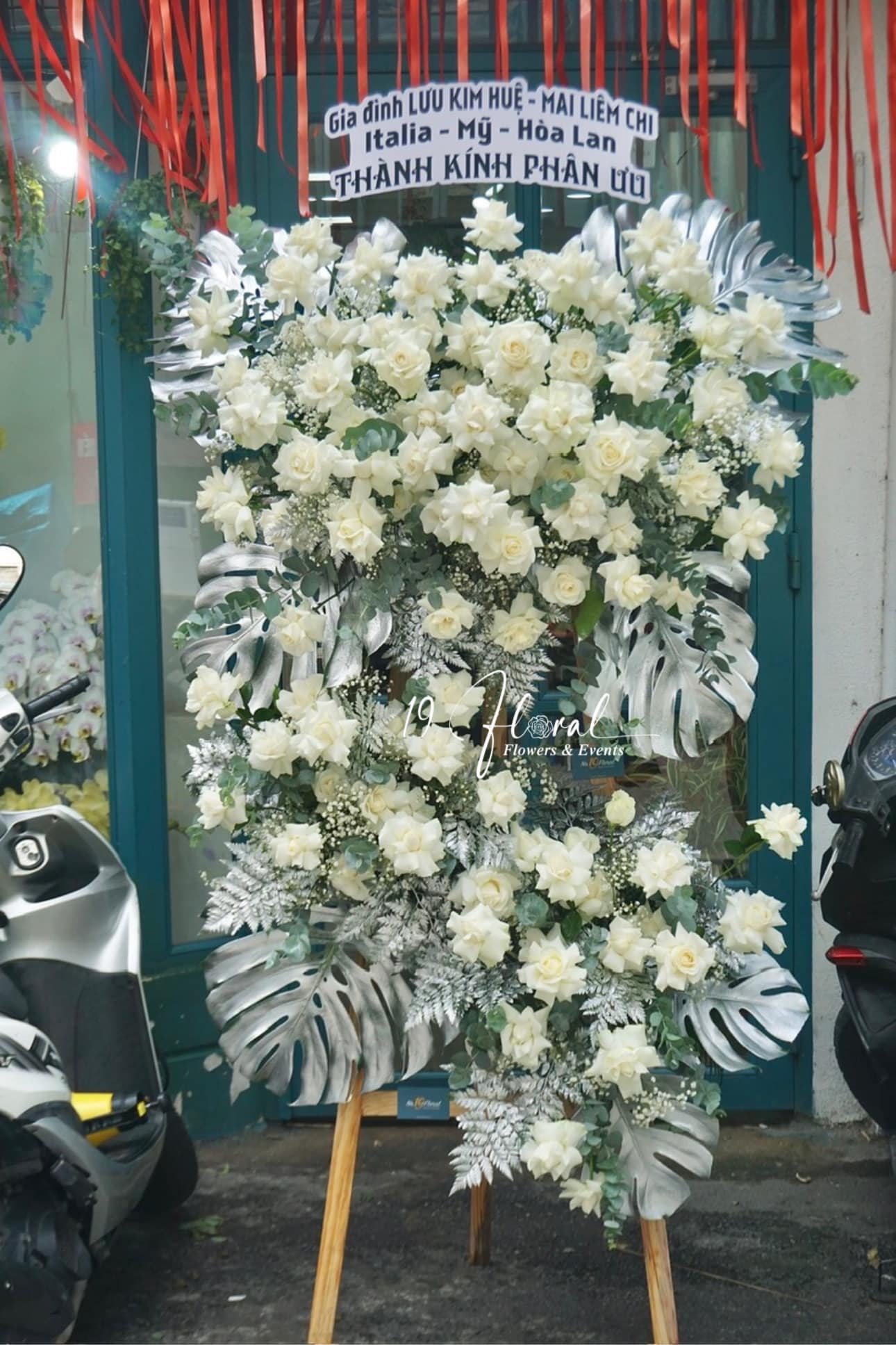 Kệ hoa chia buồn - Sacred Bloom