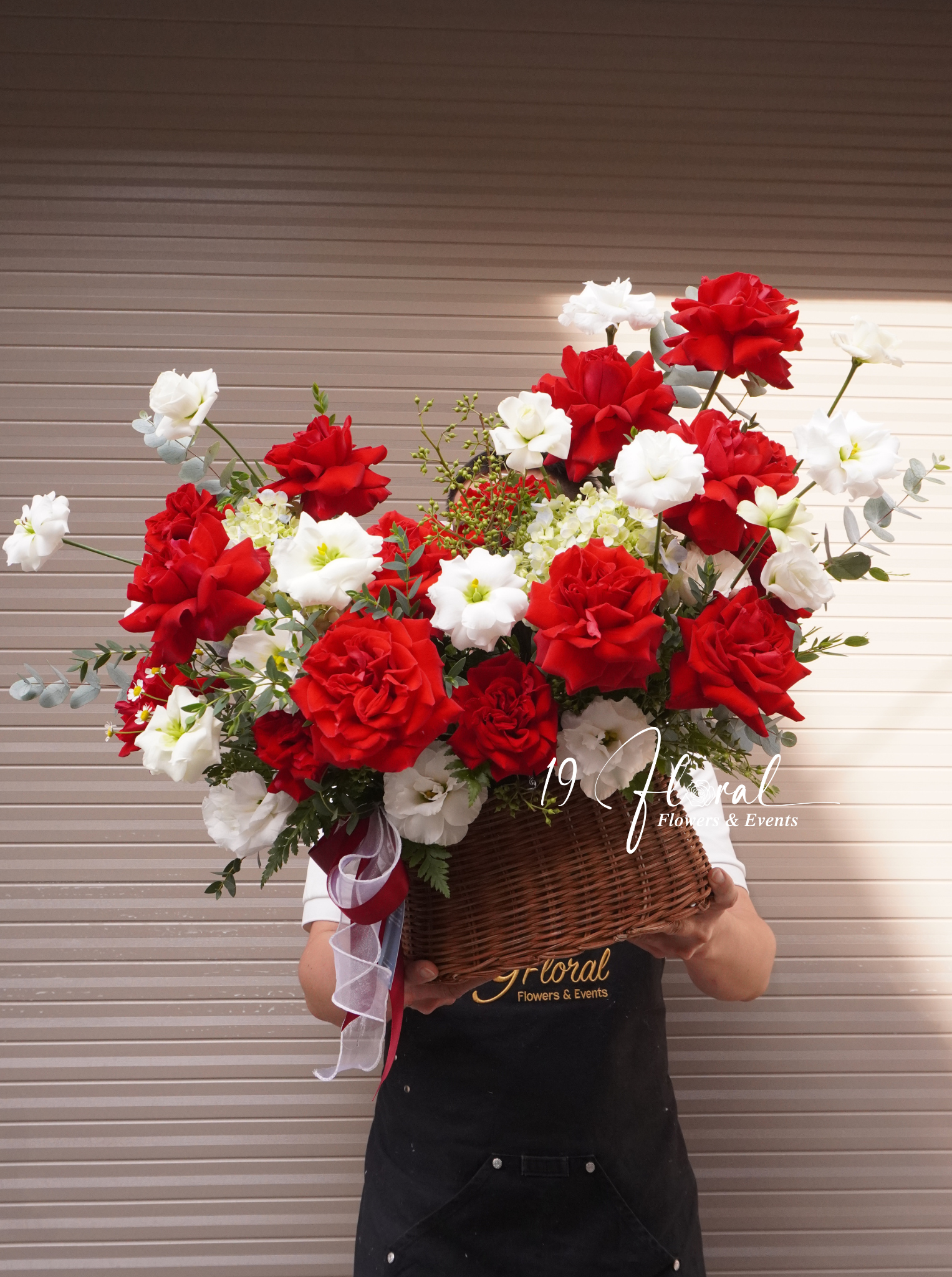Giỏ hoa Flame of Love 2