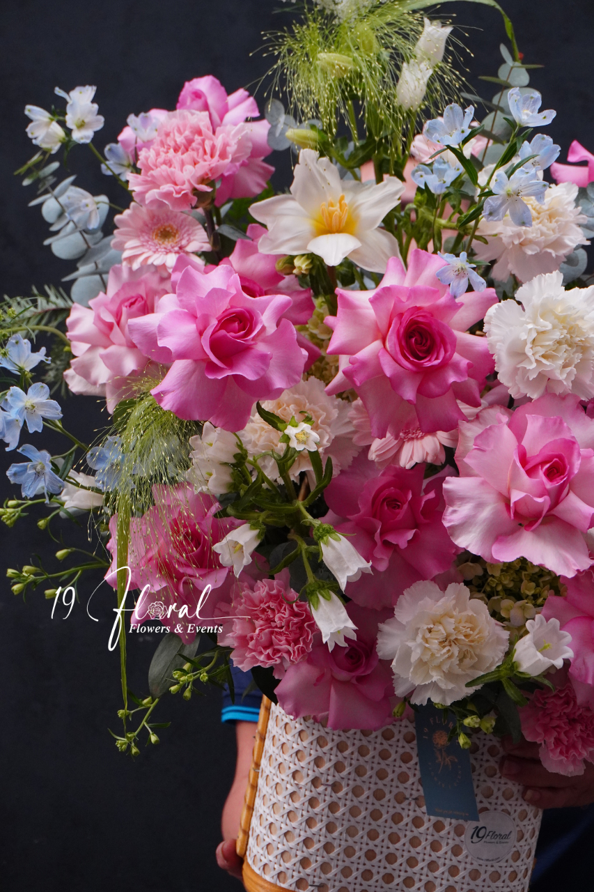 Giỏ hoa Elegant Pink Basket