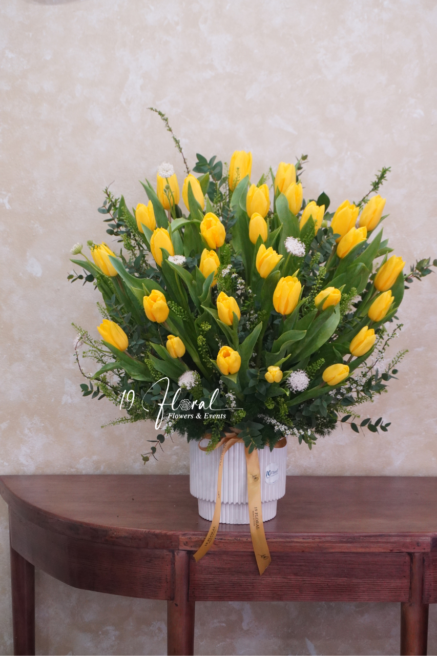 Chậu tulip vàng - Strong Gold