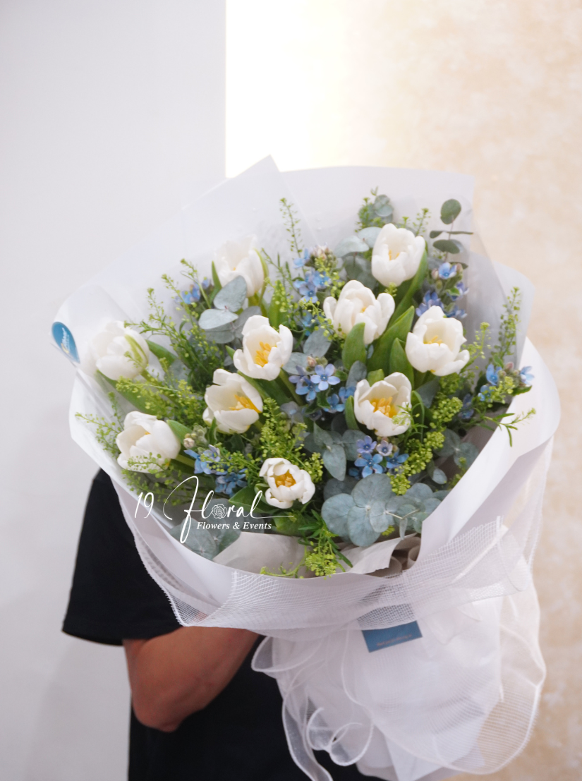 Bó hoa tulip -White Bloom