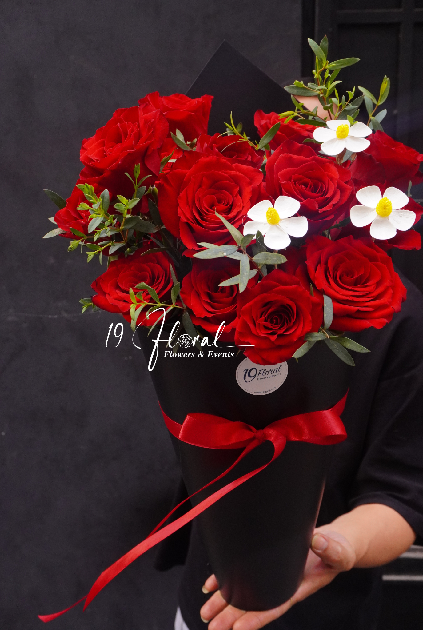 Que kem đứng Petal Whisper