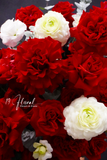 Hộp hoa tone đỏ Crimson Bloom