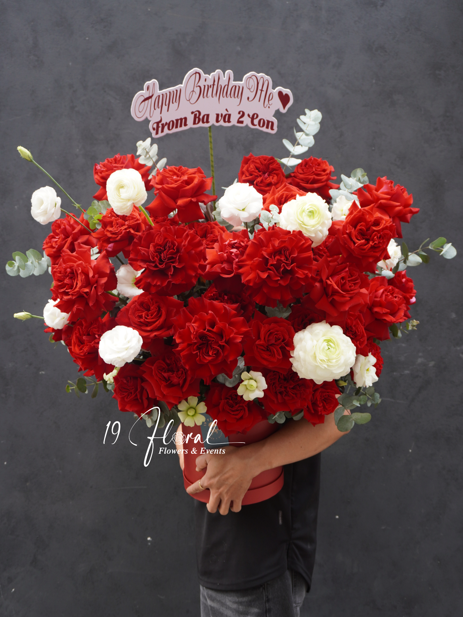 Hộp hoa tone đỏ Crimson Bloom