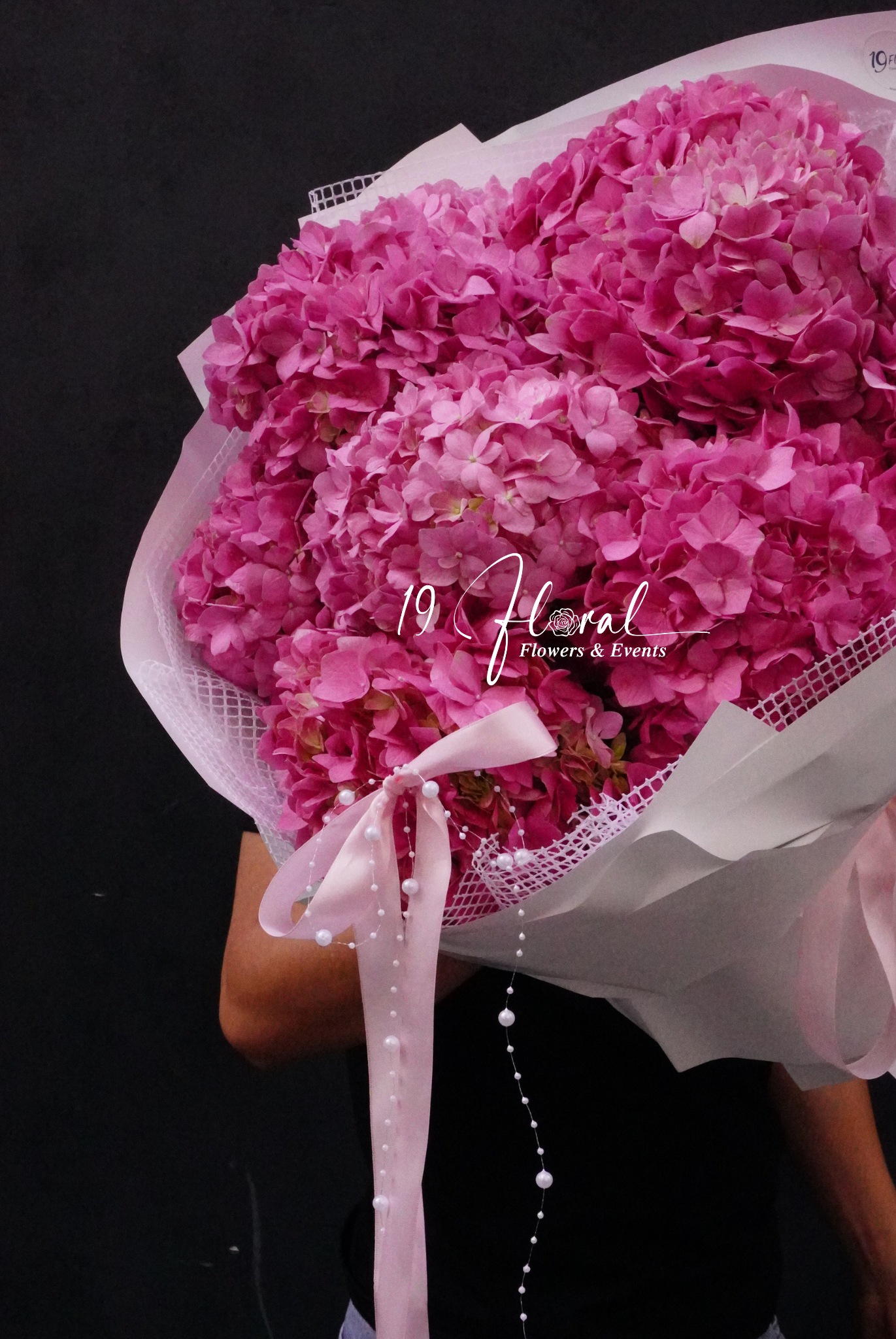 Bó cẩm tú hồng A Touch Of Fleur