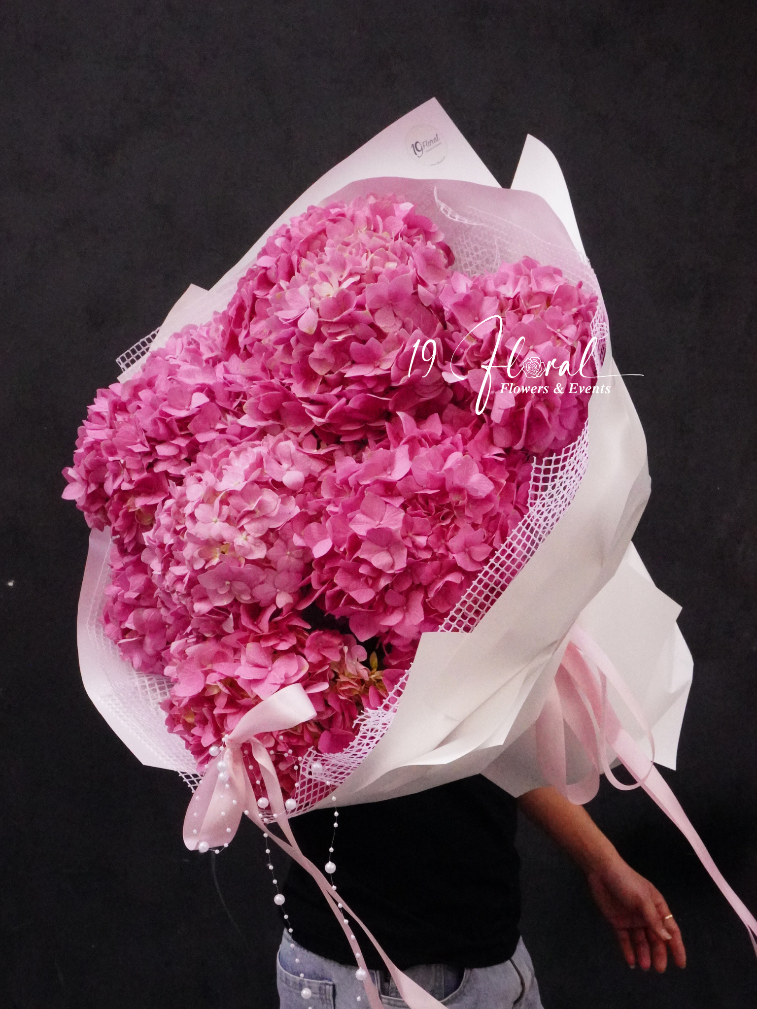 Bó cẩm tú hồng A Touch Of Fleur